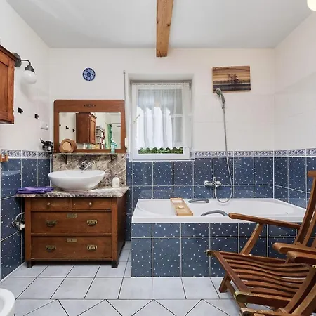 Dom W Ludwikowicach Klodzkich * Ludwikowice Klodzkie