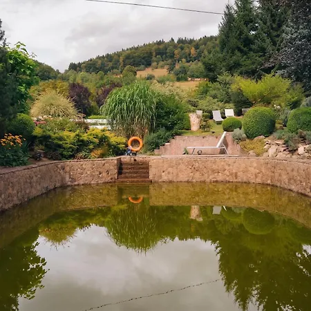 Вілла Dom W Ludwikowicach Klodzkich Любковіце Клодзьке
